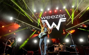 Weezer_Viejas Arena_Revolt In Style Header